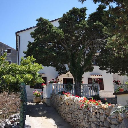 Apartments And Rooms With Parking Space Cunski, Losinj - 2498 מראה חיצוני תמונה