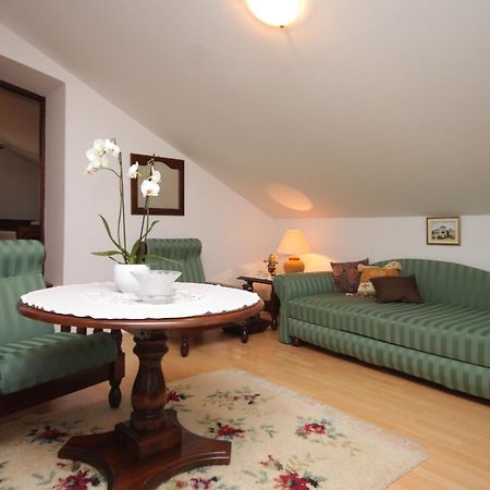 Apartments And Rooms With Parking Space Cunski, Losinj - 2498 חדר תמונה