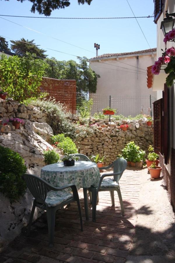 Apartments And Rooms With Parking Space Cunski, Losinj - 2498 מראה חיצוני תמונה