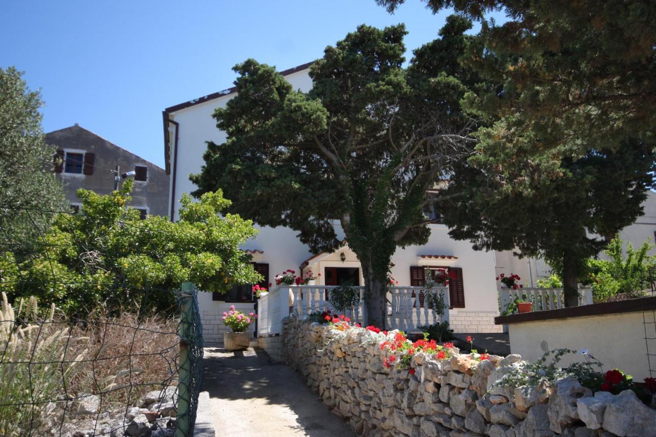 Apartments And Rooms With Parking Space Cunski, Losinj - 2498 מראה חיצוני תמונה